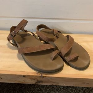 Chacos leather sandals women’s 10